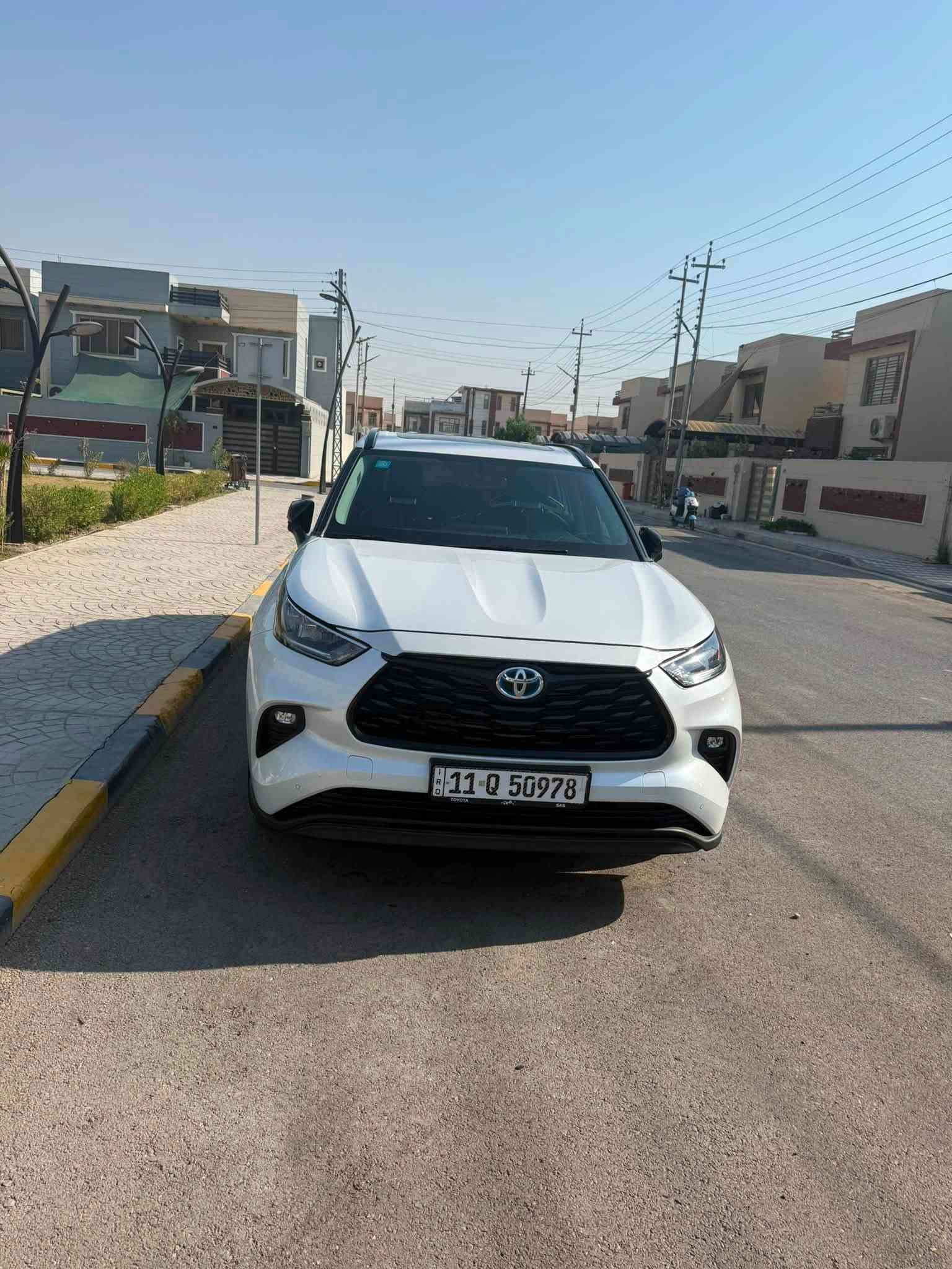 تويوتا هايلاندر موديل 2024 شركت ساس سياره بل ضمان ماشيه 50 الف سياره مكفوله كفاله عامه رقم بغداد بسمي تحويل مباشر موصفات سياره 
هايبرد HEV
محرك 2500 محرك 4 سلندر 
كير اتامتيك CVT 
7 ركاب 
3قطع تبريد 
كشنات جلد 
مقاعد كهربايئي بس سايق 
كامره خلفيه 
تحكم مناخي او توماتيك 
تشغل بصمه 
مثبت سرعه
وباقي موصفات هايلاندر ساس 
سعر 355 ورقه مكاني الغزاليه 
رقم ***********
