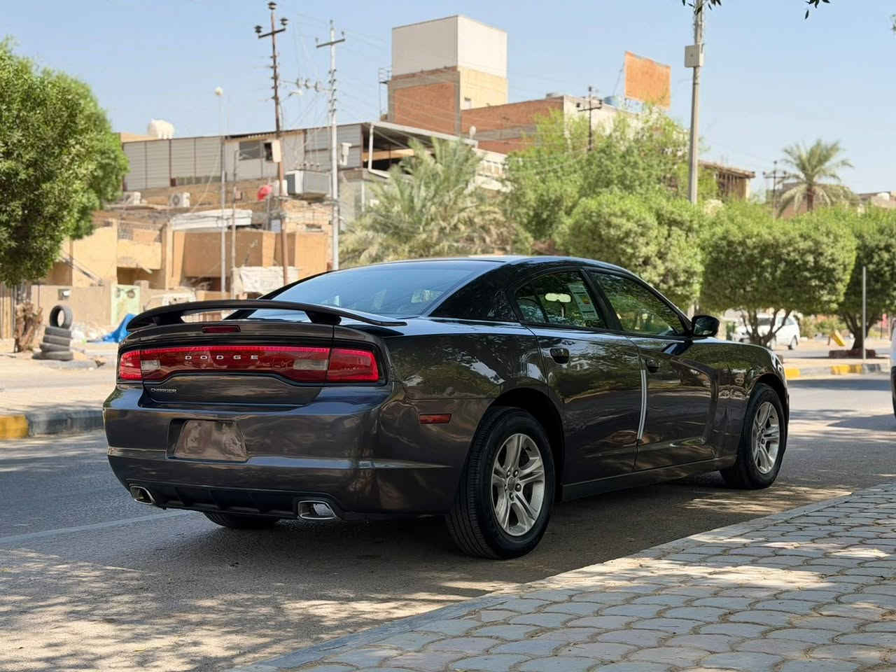 سلام عليكم البيع 🩶

جارجر مديل 2014وارد امريكي حادثه جاملغ وبنيد فقط وبيه دور جاملغ خلفي بس والباقي كفاله عامه ضربه وصبغ ومحرك وكير وحداديه وتبريد وتخم تاير خير من الله السياره كلش جديده وحلوه ومابيه كل نقص فول موصفات عده الفتحه محرك 6اسلندر 3600شاشه جبير كامره ويل كب ماشيه 200الف حقيقي منضومت زنون تحكم استيرن بصمه بصمت ابوب جلد كشنات كهرباء رقمه بغداد دولي تحويل مباشر السعر 127هاتف ***********موقع السياره كربلاء اخون السياره كلش نضيفه وحلوه
