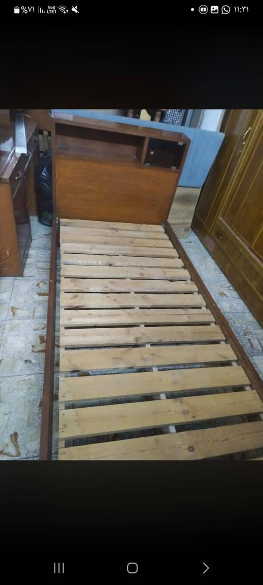 السلام عليكم 
غراض بيت نظيفه الاسعار ع خاص او واتساب *********** .. مكان بغداد المشتل شارع المدارس
