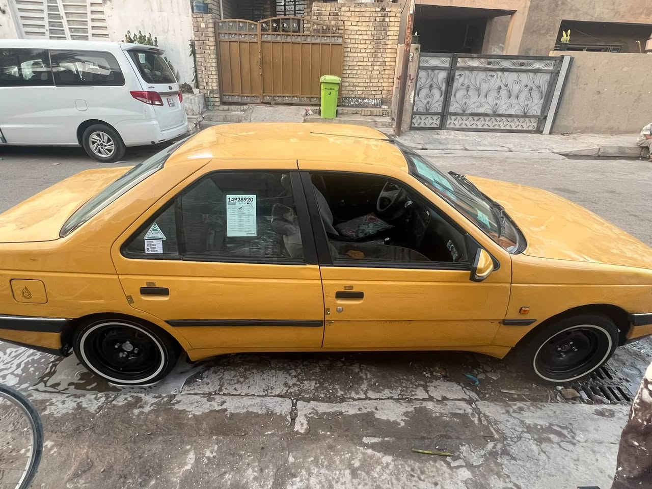 سلام عليكم بيجو لبيع مصفر  لاغرامات ولا اي شي مكاني بغداد البياع اي ستفسار تصل عل رقم ***********
