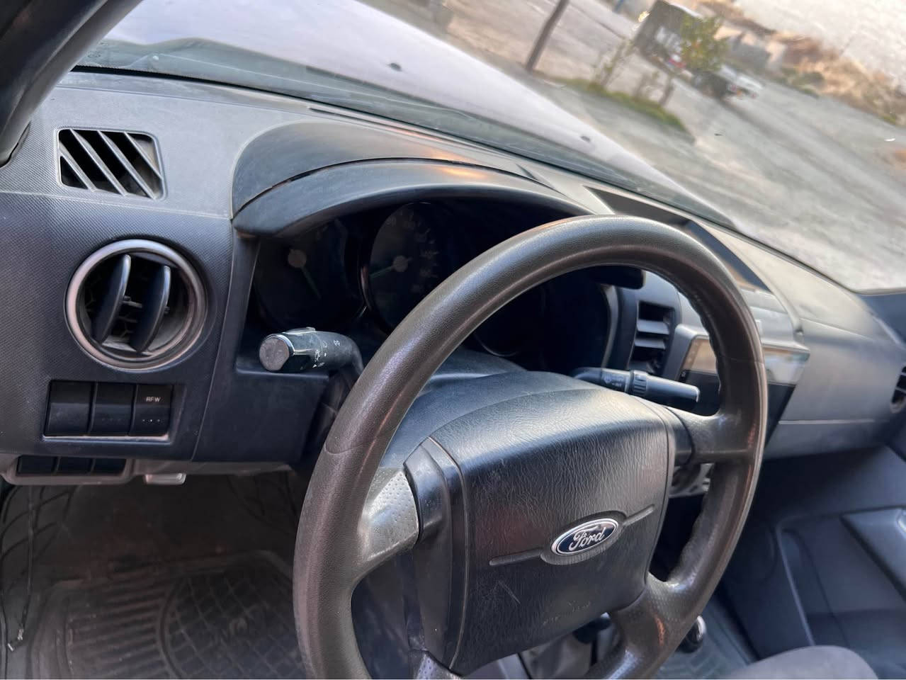 فورد گاز ٢٠٠٩ نمونە
گیرومەکینەی بەشەرت
تەحویل و خەرامە بەشەرت
لەگەل پیکابی تاک ئالوگوردەکات
زم *********** السليمانية, العراق

