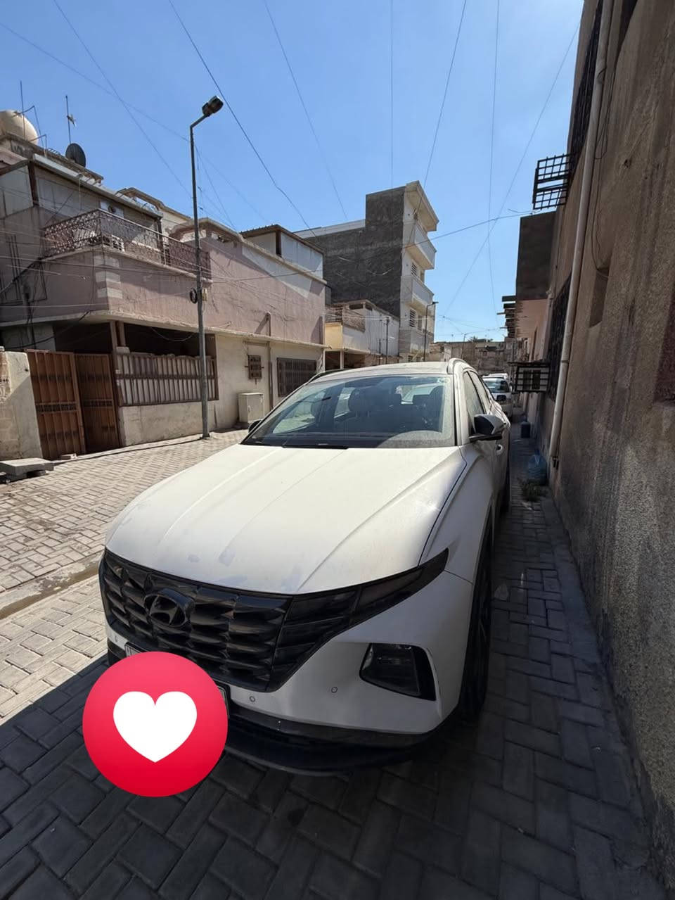 السلام عليكم عندي توسان للبيع 2023 ماشيه 67 الف خليجيه فول بانوراما بصمه حساس امامي خلفي كاميرا وشاشه جبيره مقاعد كهرباء وهاند بريك دكمه وبرادات خلفيه بلاديه وتشغيل عن بعد بيه ملاحضتين بيه جوه قبغ البانزين رصعه ع كد شبر ممسويه وبيه شخط من الباب للجاملغ الخلفي عكس السايق 
للاستفسار اكثر اتصال ع ***********
