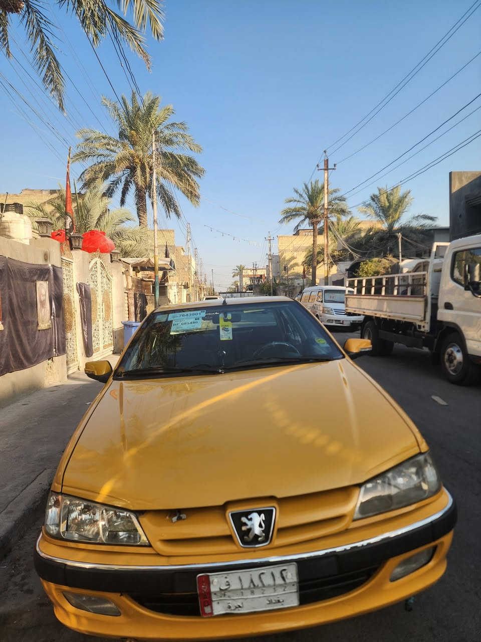 السلام عليكم بيجو بارص كفاله عامه مكينه كير ماشيه164الف تبريد ثلج  حقيقي كهربايات كله شغاله هيه غرامات مصفره اسعر 46 العنوان بغداد البلديات ***********

