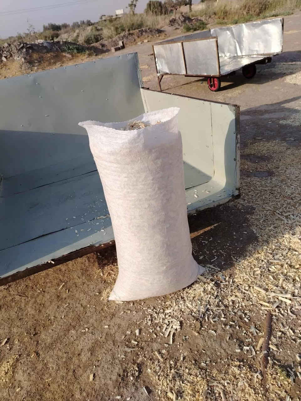 توجد نشاره خشب 🪵 اثل درجه اولى ويوجد توصيل 🚚 الى جميع المحافظات ويوجد خصم الى اصحاب المكاتب للتواصل 
((***********)) يوجد واتساب ☎️
