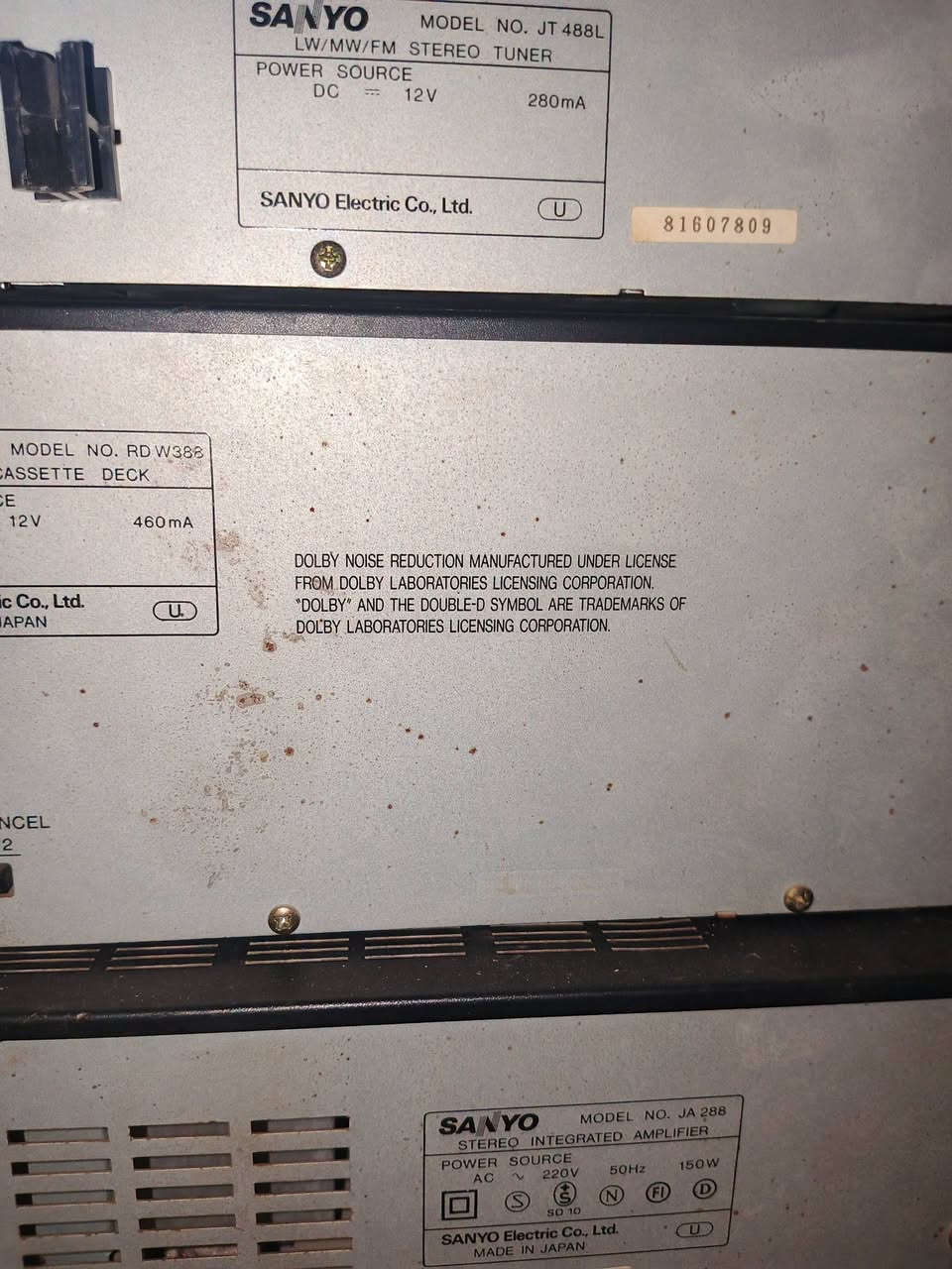 مسجل مع 60 كاسيت رقمي ‏‪***********
