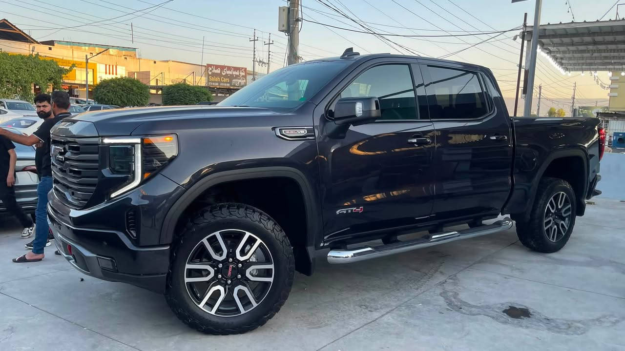 ماشاء الله تبارك الله 🔥
.
اولاً  سيارة بدون صبغ
.
جی ام سي سيرا AT4 
.
مکینە - V8 6.2L 🔥🚀
.
2024
.

سعر السيارة ٤٨٥  ورقة بي مجال 

.
سيارة فول مواصفات : 

12 كاميرات 
فتحة 
شاشة كبيرة
مري ضب كهرباء
خاصية تشغيل عن بعد
كشنات تدفية و تبريد و خزن
خاصية Apple Car Play
خاصية Android Auto 
اضوية امامية ليد
اضوية خلفية ليد
لايت بالمراية
كراسي خلفية مدفية
نظام صوتي مميزز نوع Bose
كاميرا خلفية
كاميرا امامية
حساسات امامية
حساسات خلفية 
تنبيه الحساسات عن طريق كرسي الشوفير
رادار امامي
تحديد مسارب
مثبت سرعة
مانع تصادم
دفع رباعي ( 4*4 ) 
بعد هواي مواصفات
.
***********
.
