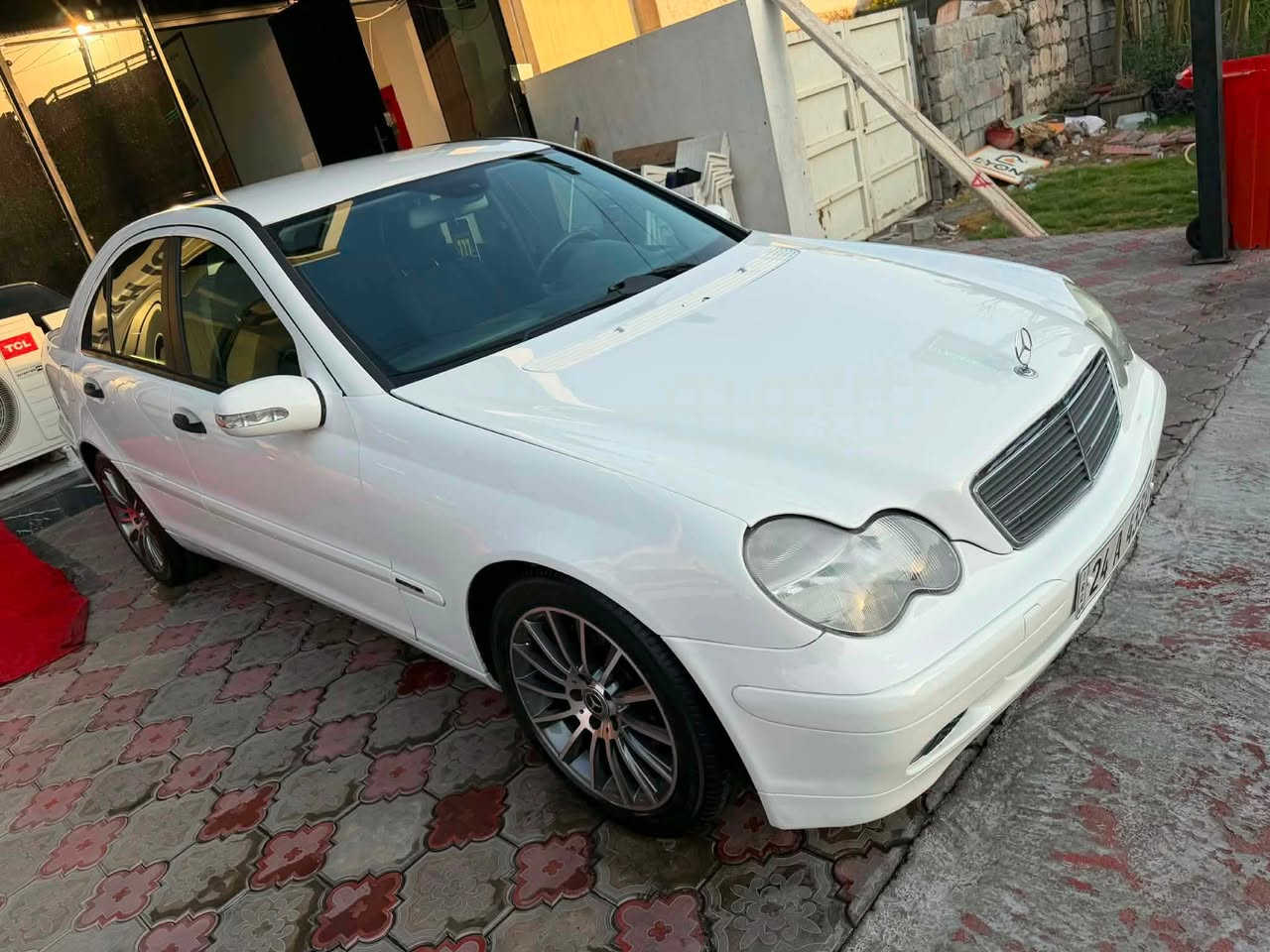 مارسليدس سي كلاس موديل ٢٠٠٠فول مواصفات بس سلايد نيه بشرتي هه موو شتيك ديفروشم ٣بارجه صبوغه بي دعم و ليدران بشرتي كيرو مكينه و تبريد و بناو كردن سياره كي زور جوان و بي مسروفه سعري ٦٨ورقه و مجالي كم *********** وتساب

