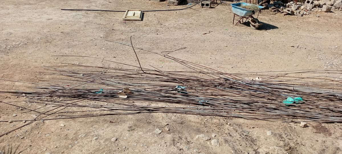 السلام عليكم ورحمة الله اخوان يوجد حديد للبيع العدد طن ونص طن ستندر الرقم *********** عبد الرحمن
