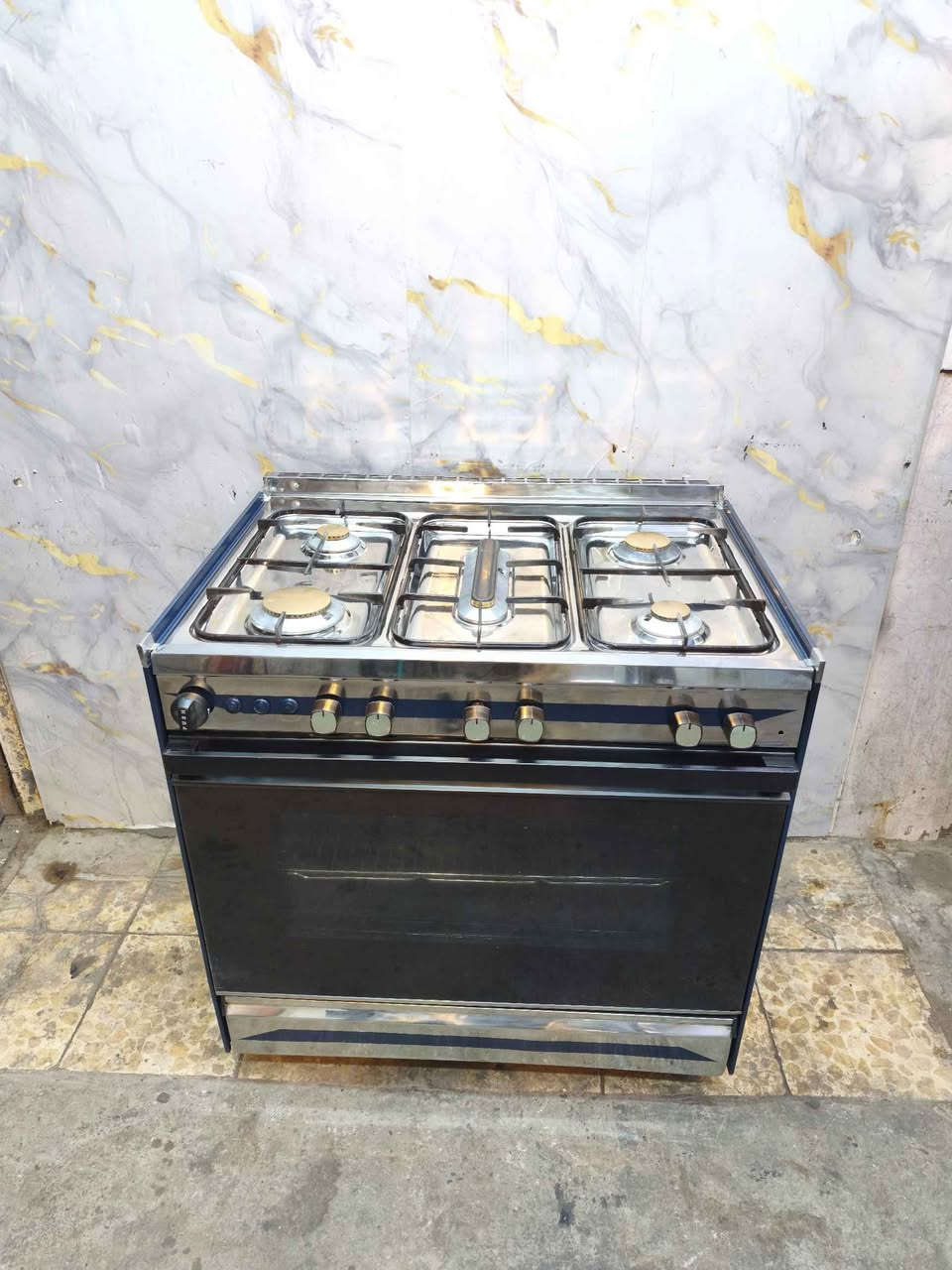 ***********
طباخ عشتار الباب الاول 
نضافة الطباخ 100/95
الحجم 60×80 ضمان 3 اشهر 
للتواصل من خلال الصفحه اوتساب بغداد, العراق
