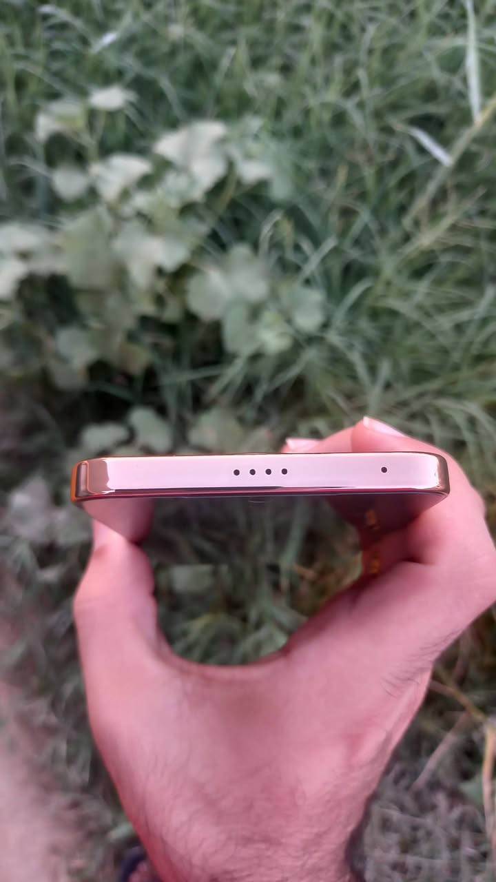 السلام عليكم HONOR X9d مستخدم فقط اسبوع كامل ملحقات بعد بلزقه الشركه رام 12 ذاكره 256 نهايته 430 للتواصل واتساب***********
