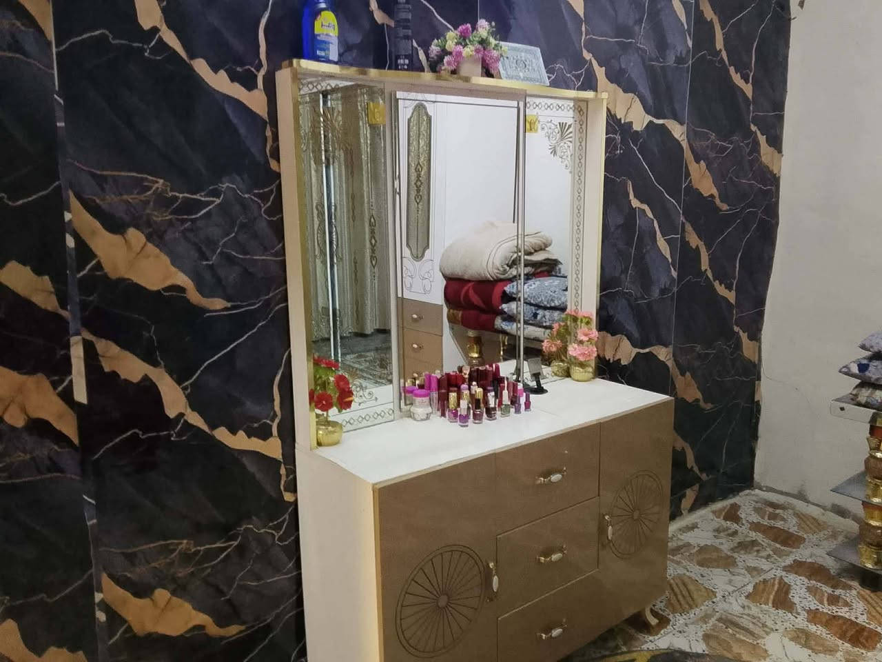 غرفة نوم تركي للبيع ابوغريب السعر 900الف وبيها مجال  ***********
