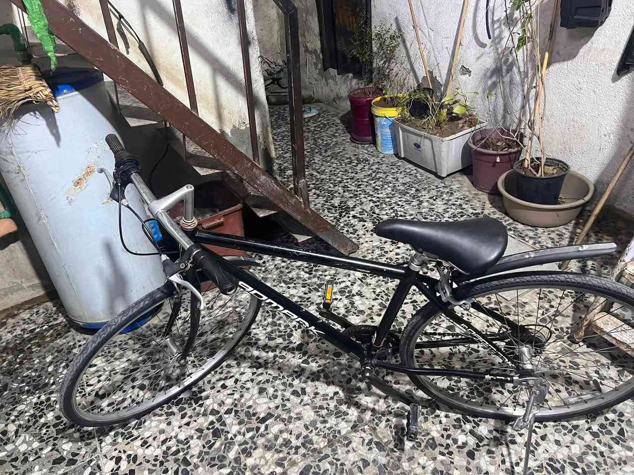 هاذ البيسكل للبيع سعرا 90وبي مجال اصلي فافون واتساب وخط ***********
