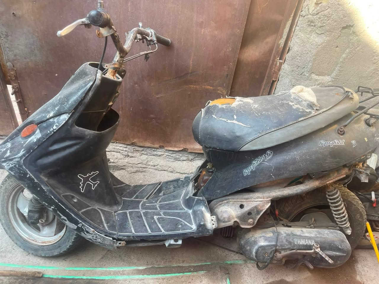تسعه زروف كوم حديد كايمه السعر ٥٥الف وبيه مجال مكاني بصره خمسميل ***********
