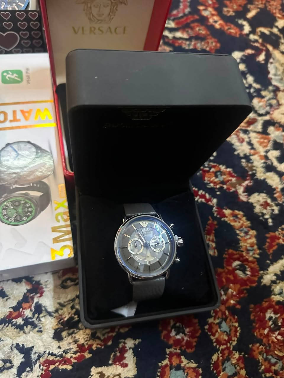 مجموعة ساعات مختلفه عدد 20 قطعه بيعه وحده وبلعافيه على اللي ياخذهن سعر القطعه على 25 الف مع علم كل قطع سعرهن اكثر مكاني كاظميه ***********
