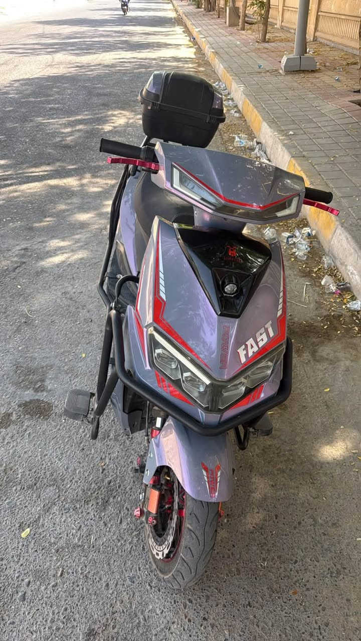 دراجه شركة يوزكيز🛵الشبح
موديل2026

موطور حيل نضيف

(بطاريات عدد 6 على فحص ) 

فول مواصفات  (3800w)

(نظام  R) (نظام P)

(مخرج شحن USP) 

(سرعه99حقيقي) (سرع 4)

(سويجات 2+بصمات2)

(مثبت سرعة) 

أناره محيطيه متغيرة الألوان امامي خلفي 

لايت زنون عالي ناصي 

دبلات امامي خلفي رياضيه +ويل امامي رياضي+يدات بريك رياضي 

سماعة بلاتوث بلادي 

جنطه خلفيه بلاديه

اشاير يمنة يسرة دبل اشارة

السعر ٦٥٠   وبي مجال 

الموقع داخل الرمادي 

الاستفسار خاص
