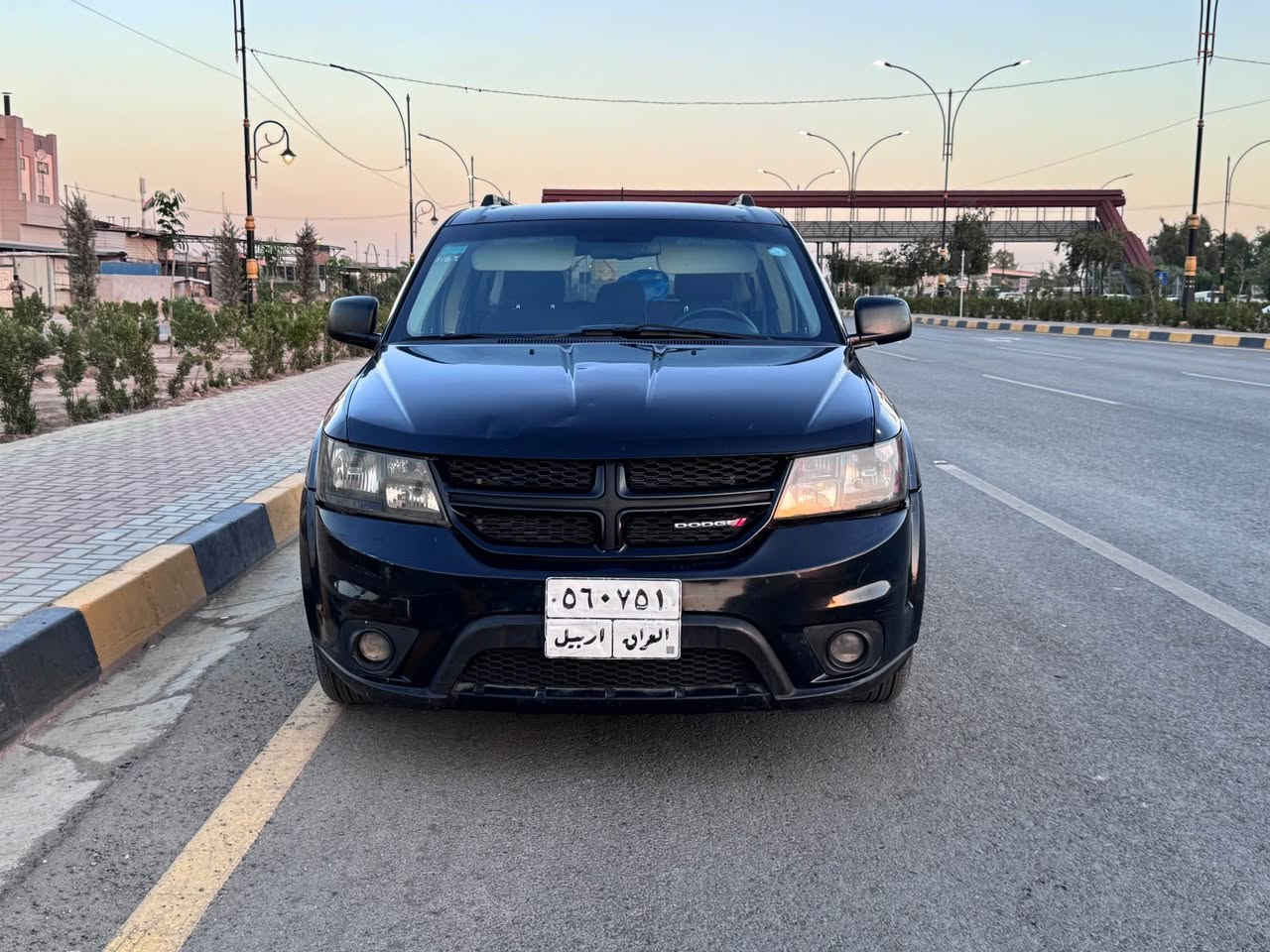 دوج جورني 2018 
لون اسود داخل اسود 
تبريد شغال 
مكينة بحالة ممتازة 
سيارة جاهزة للاستخدام 
بس تحتاج بعض التقليمات 
السعر 120 ورقة 
للتواصل 
*********** موصل, نينوى
