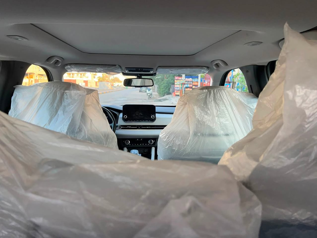 🔥 للبيع 🔥
🚘 Mitsubishi Outlander 2024 SEL S-AWC

🇺🇸 وارد أمريكي
⚙️ محرك 2.5 لتر — 4 سلندر
💪 دفع رباعي S-AWC
👨‍👩‍👧‍👦 7 ركاب
🔄 گير أوتوماتيك CVT

✨ المواصفات:
• فل أوبشن SEL
• جلد أبيض فاخر 🤍
• مقاعد أمامية كهربائية
• مقاعد أمامية مدفأة
• شاشة وسطية كبيرة
• شاشة عدادات رقمية
• Apple CarPlay + Android Auto
• كاميرات 360°
• حساسات أمامية وخلفية
• مثبت سرعة متكيف
• تحذير النقطة العمياء
• تحذير حركة المرور الخلفية
• باب خلفي كهربائي
• سقف بانورامي أسود 🖤
• جنوط 20 إنچ
• 3 صفوف — 7 مقاعد

🎨 اللون الخارجي: أسود لامع 🖤
🖤 **السقف: **رصاصي
🤍 الداخلية: جلد أبيض

💰 السعر: 190 ورقة

رقم بغداد بسمي تحويل ثاني يوم 

📋 رقم الشاصي:
JA4J4WA84RZ039385

📞 للاستفسار:
***********

🔥 سيارة نظيفة جداً ومواصفات راقية، جاهزة للعرض والبيع
