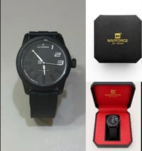 ساعات شبابيه لاطلالتك ⌚️🔥  ساعه جميله ✨  لون اسود رياضيه  تغليف مرتب 🎁...