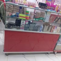 ميز كوزمتك • ٤ قطع • استعمال بسيط