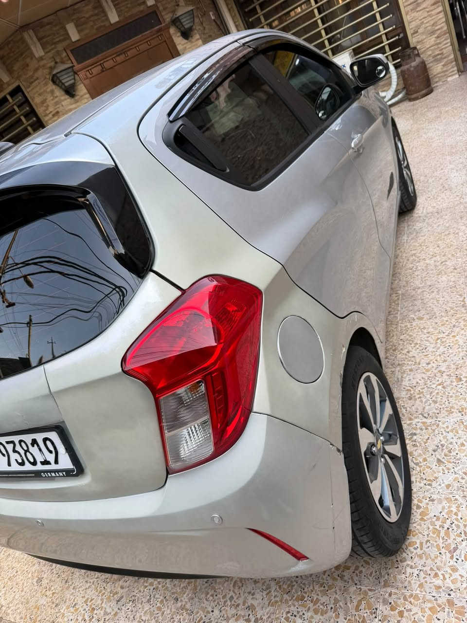 السلام عليكم
للبيع..
نوع السيارة / شوفرليت سبارك 
موديل / 2019
اللون / سلفر
الرقم / بغداد
المسافة المقطوعة / 102,000 كم
الحادث / جاملغ خلفي + صندوق
السعر / 7,800$ وبي مجال بسيط ‼️‼️
الموقع / بغداد 
للتواصل / ***********
