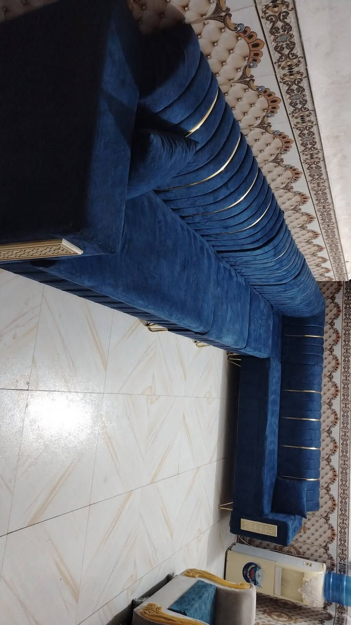 ديوان 11مقعد💺تزكام ثكيل مينشال تفحص وتاخذ اي ضرر مابي سعرة 275وبي مجال مكان الأمن الداخلي *********** يوجد توصيل بكروه

