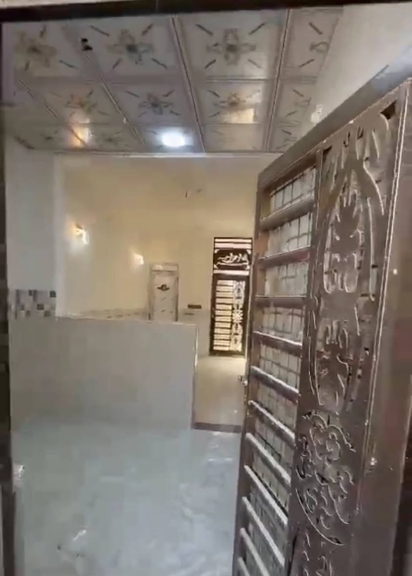 بيت ١٠٠متر كربلاء المقدسة حولي ابو مهدي حي تلعفر  المهندس سعره 52وبي مجال للإستفسار الاتصال برقم ***********
