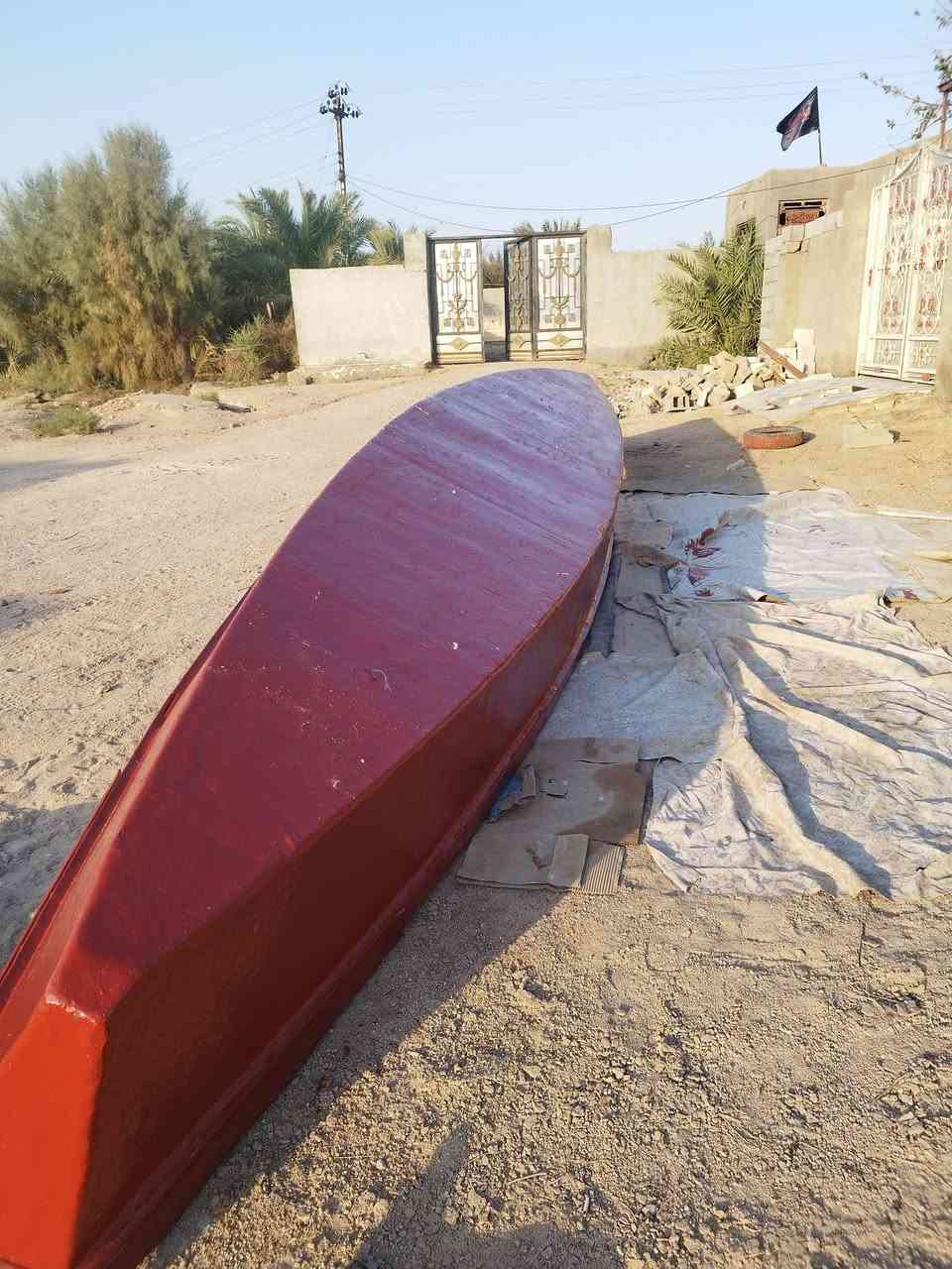 السلام عليكم بلم للبيع طول16العرض مترو20 الارتفاع 47 بلم نضيف مصبوغ لجماليه لسعر 650 وبي مجال رقم *********** العنوان البصرة القرنه السويب
