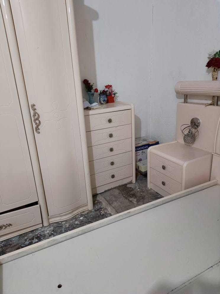 غرفة نوم للبيع اخت الجديده استخدام قليل نوعية زينه العنوان كربلاء حي العامل قرب جامع آل شبل *********** كربلاء, العراق
