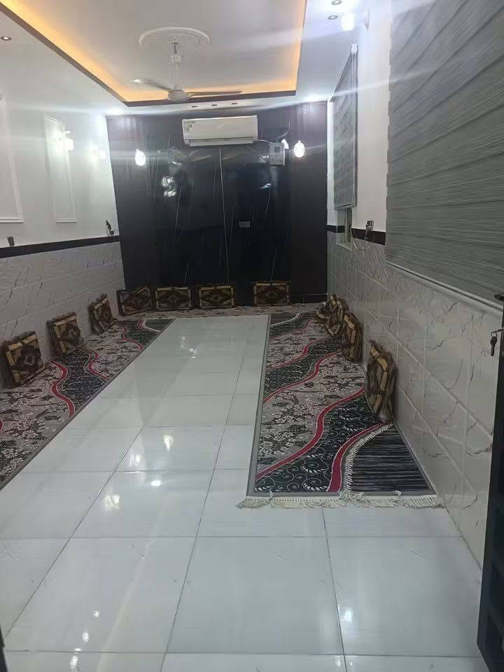 🏡دار للبيع🏡
المساحة: 180 متر مربع
✅ #طابو_زراعي_سند_25_أقرار_محكمه
الموقع: النجف مقابل ملحق   قرية الغدير عمود 317

مواصفات البناء:غرفتين   نوم وصاله ومطبخ استقبال حمامات داخليه و 
بناء مرتب (أساس + سقف كونكريت + طابوك)
أرضية بورسلين أبو الـ 60

الخدمات:#بعد_عن_سوق_100م
ماء كهرباء مدارس سوق تبليط مولد ذهبي 

للاستفسار والاتصال:
***********
