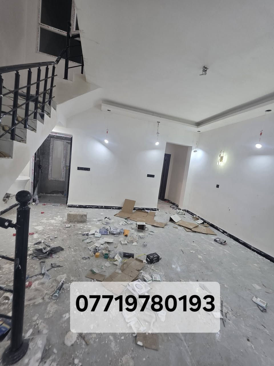 السلام عليكم ....🖤
▪️دار زيرو 🏡 للبيع طابقين /  القادسية / حي الشهداء     البيت فوووول تصميم حديث 
▪️مساحـــة الـــدار 115 متر 💯
▪️3 غـــرف نـــوم + 3 مـــجاميع صــحية
▪️اســتقبال + مطــبخ + صالة وسطية 
- واجهه الدار👇 سحب ملكي + السطح شتايگر + الصحيات نظام دفن + الابواب قاصة + المغاسل تعليگ + الابواب الداخلية تركي درجة اولى + گراج سيارة + بورسلين دبل لمعه + الشبابيك المنيوم
سعر الدار 99 مليون قابل للتفاوض 
▪️للأستفسار: ***********
