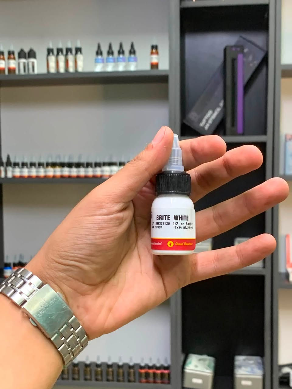 🖤 أحبار ستار برايت متوفرة هسه عند توباز 🔥
ألوان ثابتة وجودة تليق بشغل الوشم ✨

📍 حي أور – مقابل مجمع النمور – عمارة أزياء ميلانو
📞 ***********
🚚 توصيل لجميع المحافظات في العراق 🇮🇶
