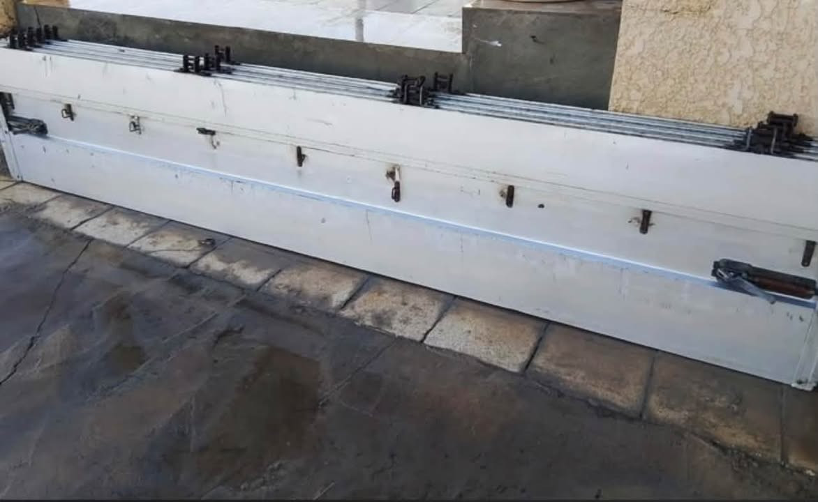 للبيع • ديكور • بدون تفاصيل