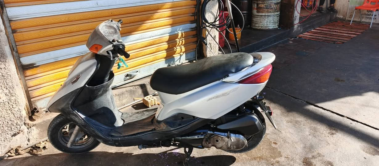 سلام عليكم دراجه بريز سرعته 140 لبيع سعر 350 قفل لمكان لامين ثانين قرب مطعم رياضي ***********
