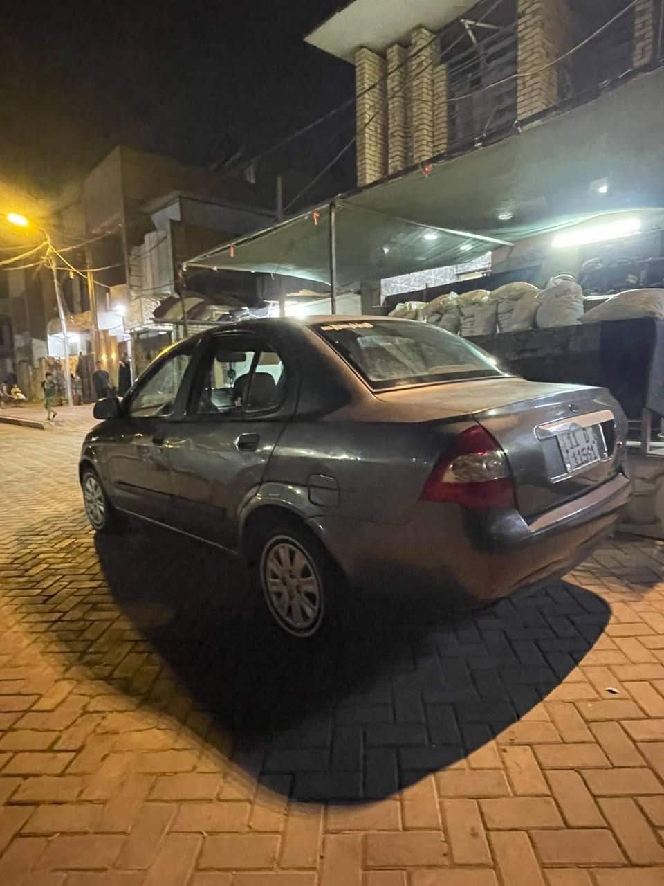 سلام عليكم طيبه مديل ٢٠١٤ سياره نضيفه مال بيت الله شاهد مامتعوبه سعر ٣٥وبيه مجال بصيط حك جيه سياره بسمي تحويل مباشر بسم لمشتري رقم ***********  مكان السياره بغداد  الرصافه
