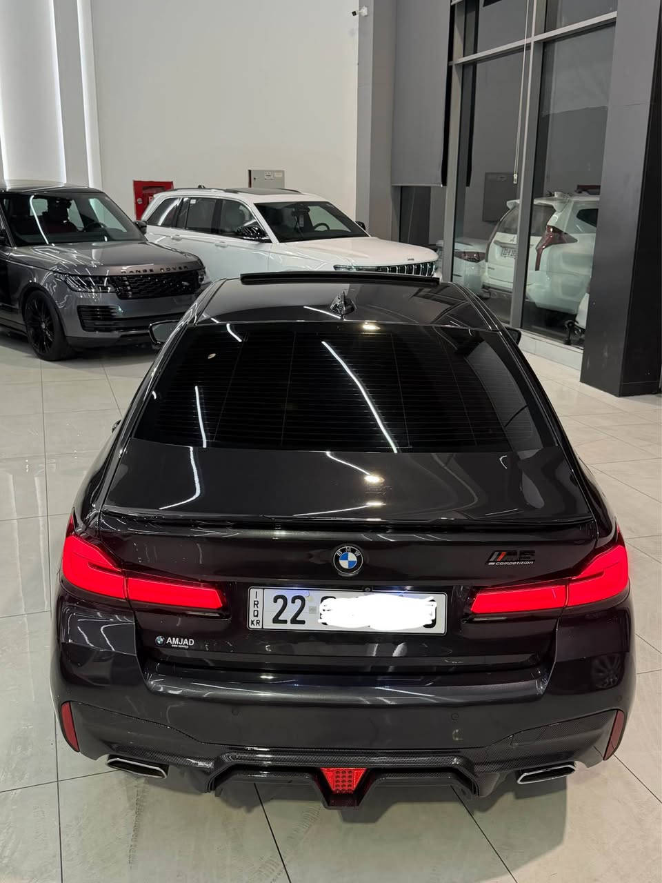 سلام عليكم
‏bmw 530i luxury line S drive 
موديل2021
كاربون فايبر Kit M
ماشية 78الفmi
مواصفات فول 
داتا شو 
سماعات Harman Kardon
رادارات 360درجة
تحكم بلشاشة عن طريق الإيماءات 
5كامرات 
كشنات 700
كشنات تدفئة
كشن خزن 
مري قلاب
لايت ليزري متحرك 
ويل وتاير اصلي مالM 
بيها Experience Modes
داش كام بلادي مالها يعني السيارة تسجل من تطفي السيارة 
فتحة سقف 
حادث السيارة شويه بلبنيد وشويه بلجاملغ موضوح بلصور بدون داخل بشرط الراديتر والايتات وكل هاي التفاصيل بلاد شركة 
ايربك ستيرن + برده سستم 
رقم + فحص + هزه + سنوية كله جديد 
السعر ( 295 ) ورقة قفل 🔒 
مكان السيارة اربيل معرض البينا كارس 
تواصل *********** أربيل, العراق
