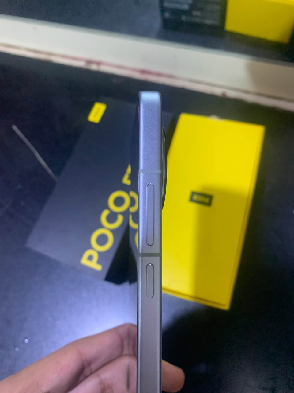 اقوا جهاز ممكن تشوفه عينك POCO F7 Pro 5G اقوا جهاز للعاب معالج سناب دراكون ايت 8 يشغل ١٢٠ فريم شاشه 144 هيرتز يدعم كامره احترافيه قويه ذاكره 512 تلفون وياهاا كارتونه كامل ملحقاته  تلفون بعدهاا بحالة الوكاله مابي زلغ نضافه تجي تشوف شوفت عينك سعرر / 500 مكاني البصره القبله رقمي واتساب /***********

