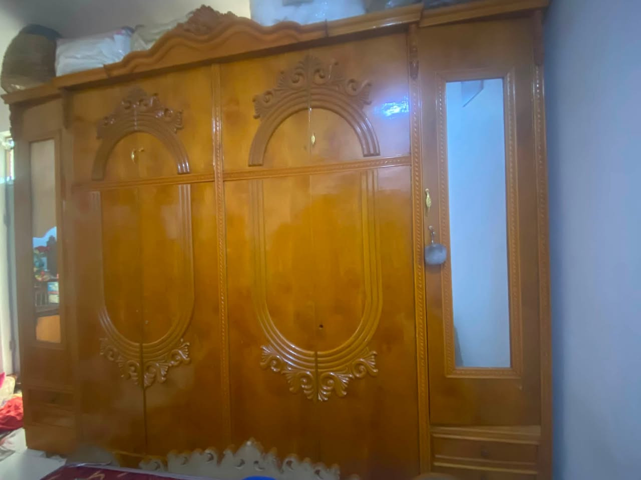 إسلام عليكم غرفه نوم للبيع نظافه 85‎%‎الله شاهد سعدها 700 وبيها مجال مستعجل على البيع عنوان الشعب حي البساتين مقابل محطه وقود سماء بغداد رقم ***********
