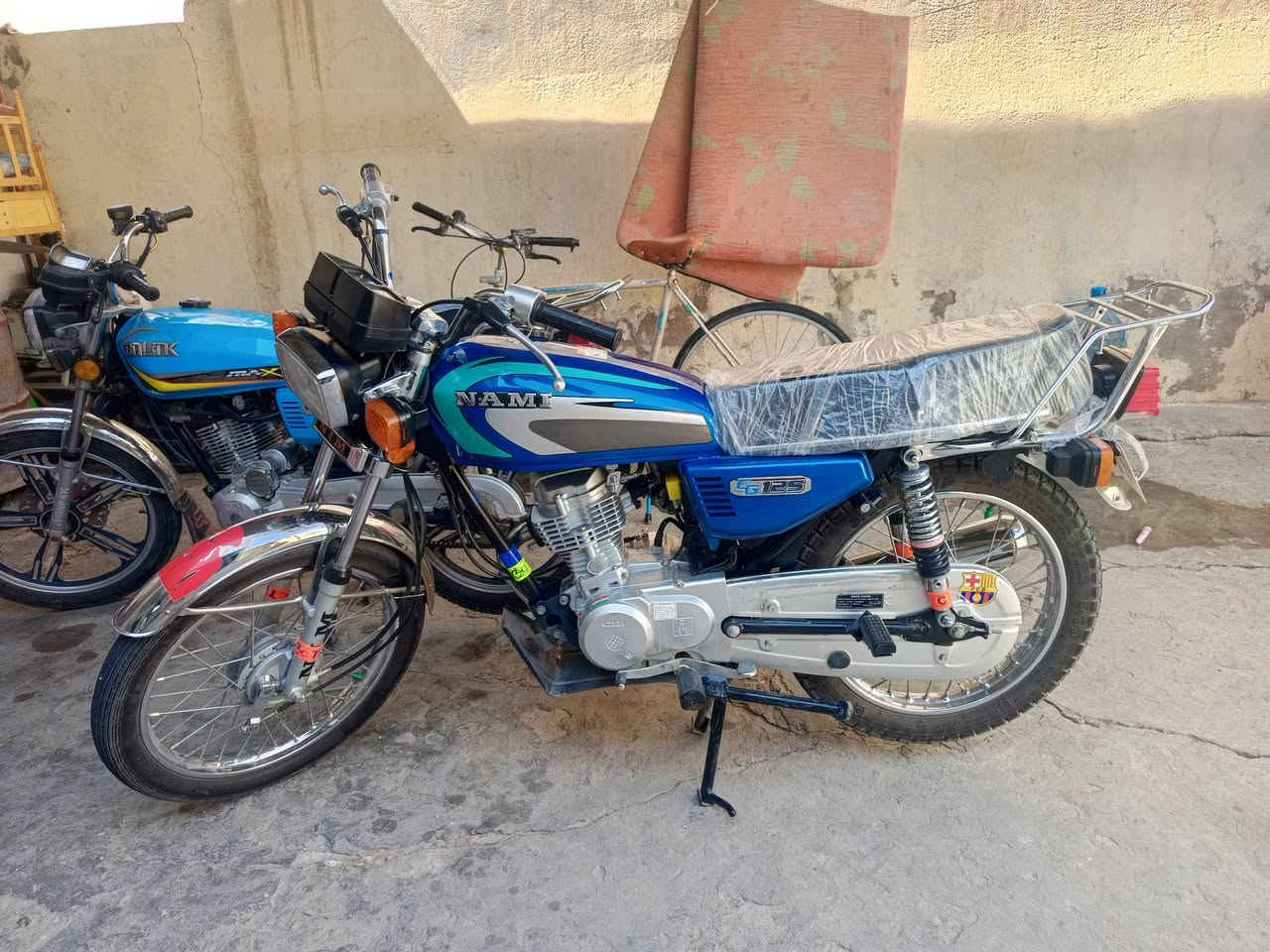 للبيع دراجه نامه متياز بحاله جيده موديل27 قبل كم شهر خذته الاستفسار مراسله خاص 
وهذا رقمي *********** موجود وتساب هم 
اوراق بيه كفاله عامه
