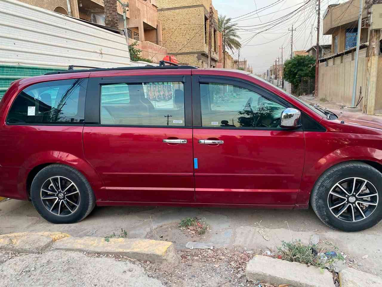 للمراوس  السعر 130 وبيها مجال 
دوج كرفان 2014
أبواب كهرباء 
3 قطع تبريد 
حادثها موجود بالصور بدون ايرباك
الايرباكات سليمة سيتم كامل شغال 
السيارة غرفتها جديدة
ادامة كاملة من كلشي وجاهزه بدون نقص 
للاستفسار خاص ماسنجر 
او رقم

***********
