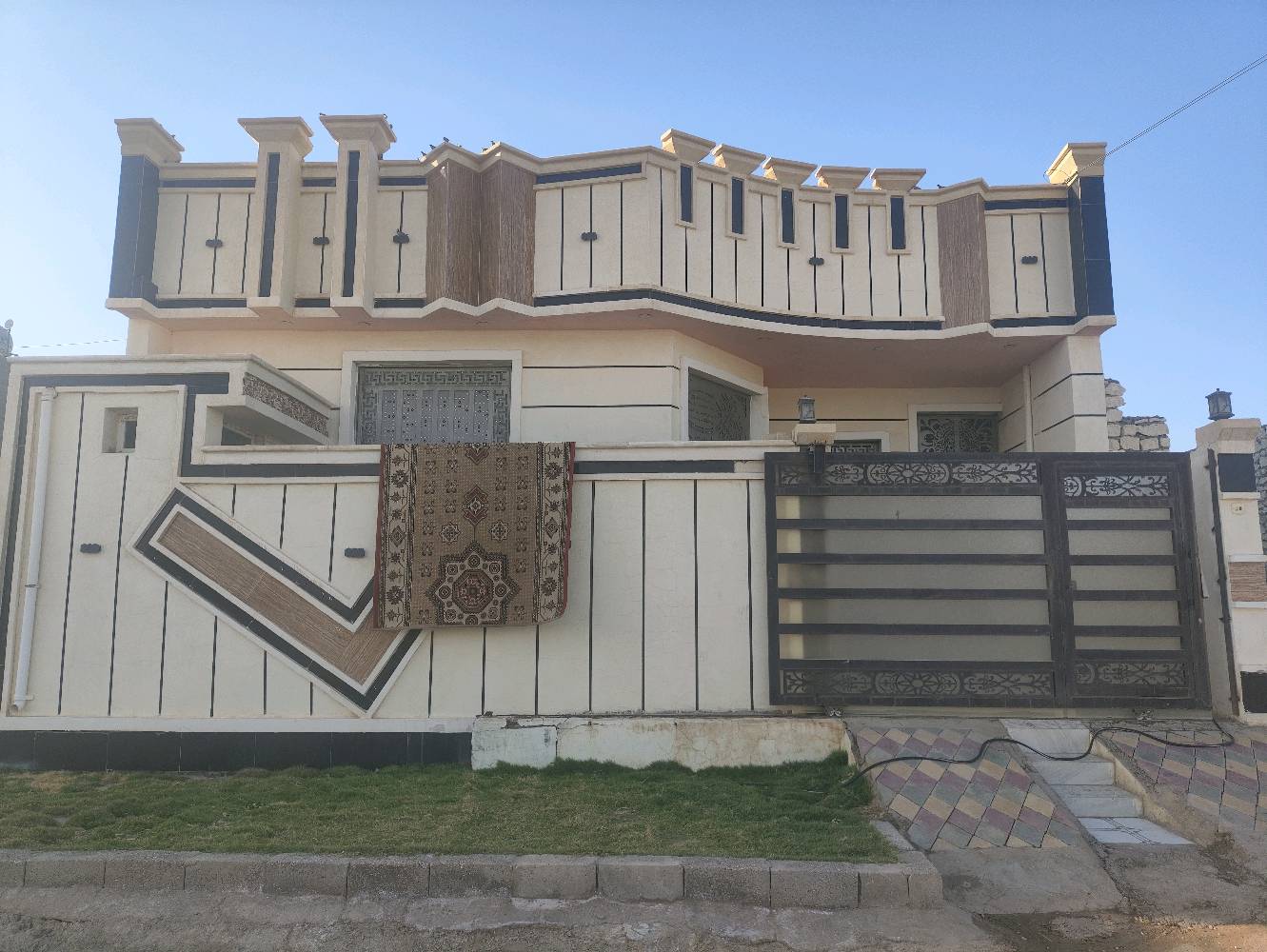بيت للبيع المساحة 200م
المكان السبعة كيلو شارع الشقق السكنية قرب جامع النور الجديد للأستفسار الاتصال على الرقم ***********