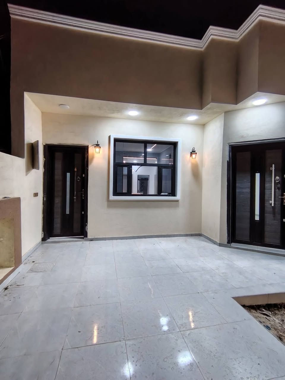 دار سكن للبيع ٢٠٠م طابو زراعي كوت حي الحكيم نزلت أفران الهادي قريب على الكورنيش بناء حديث طابوق مرقم من قبل البلدية الدار ركن بناء درجة أولى طابوق للإستفسار الاتصال على *********** أو مراجعة مكتب دلالية الروان
