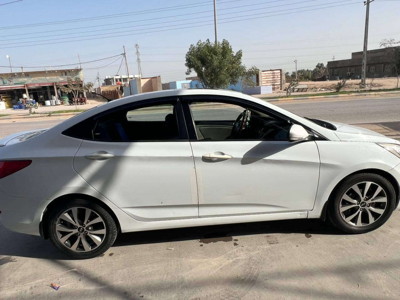 سلام عليكم 

اكسنت موديل 16

مكينه1600
 
سياره جهازه من كلشي مكفوله من كلشي 
 
رقم بغداد انكليزي  بسمي ثاني يوم مداور 

بيه بارد مكانين فقط ومكانين شبر شبر  فقط 

سياره على ايدي جناي  

بياع شره لا تخابرني  

مكان سياره نجف  
105 بيه مجال بصيط شراي بي خير وديلل 
***********
