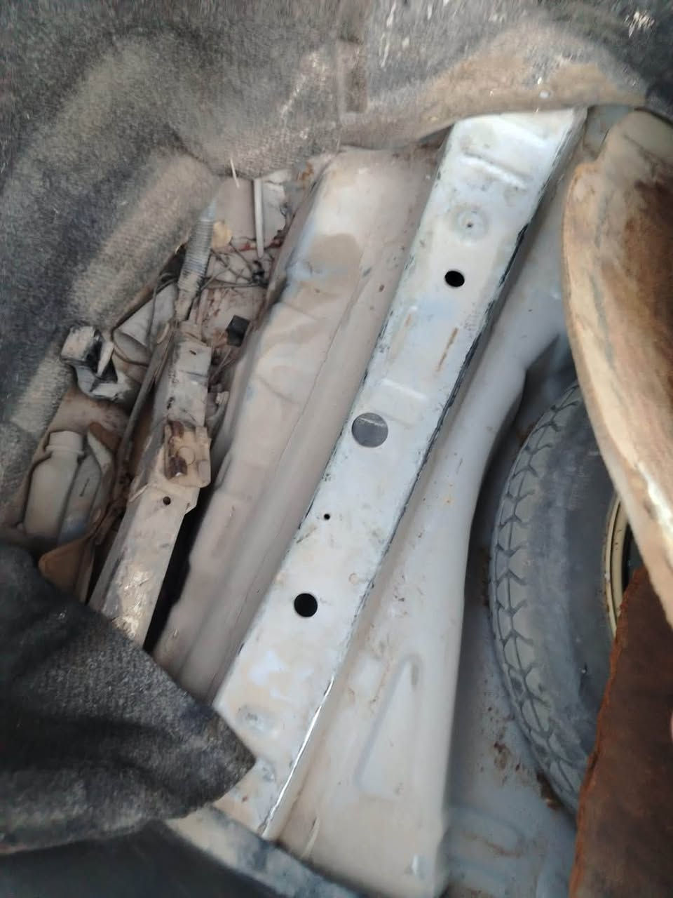 راس الثور فلات البيع
موديل/١٩٩٦

ألون/سلفري
كفاله عامه 
مكينه/٣٠٠٠/VVT—i
فيشه وبطل 
تبريد❄️

السعر/٨٨/ وبيها مجال 
العنوان /نجف /قضاء المشخاب
الرقم/***********
