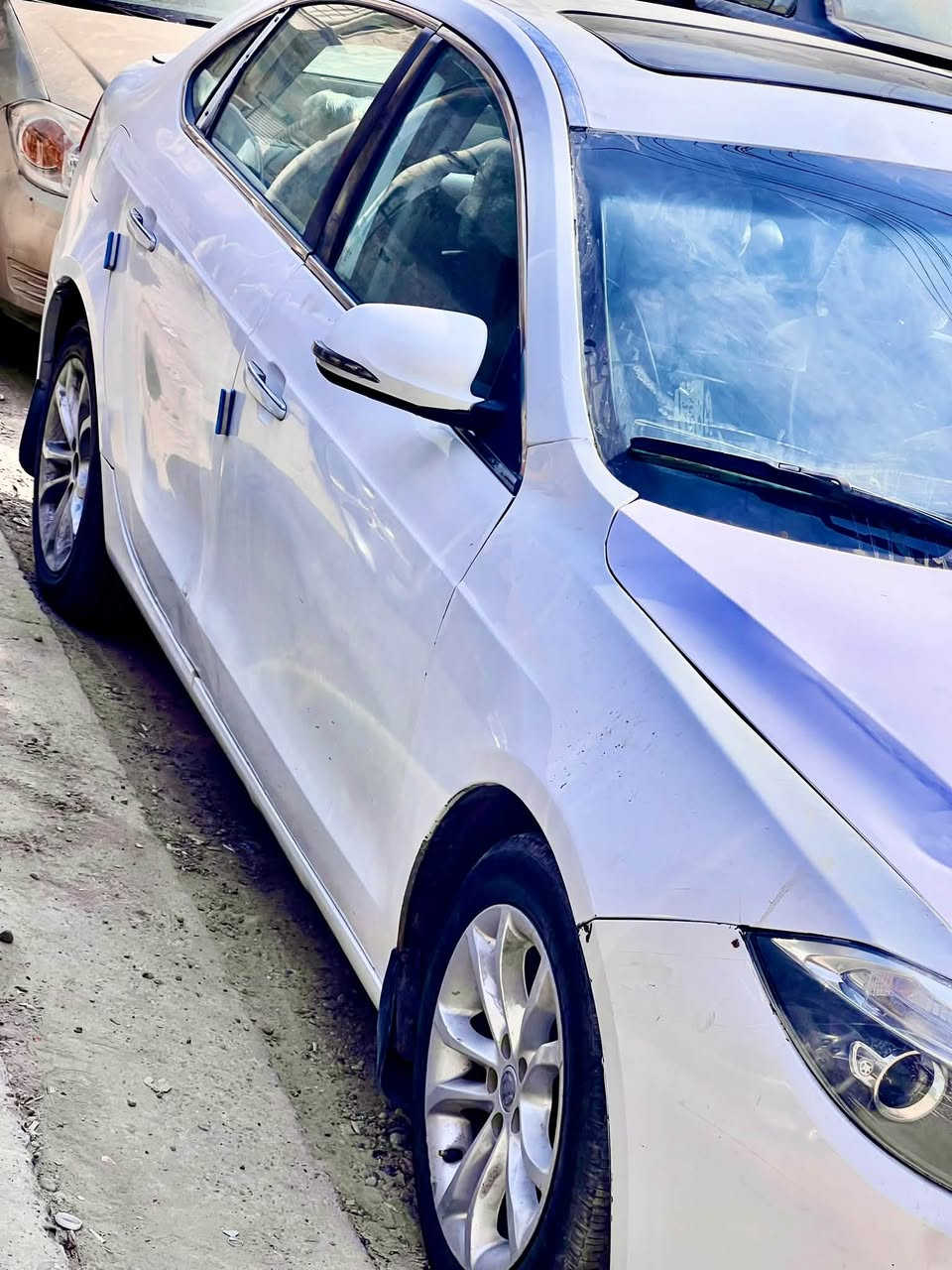 السلام عليكم برلنس h530
سياره حلوه ونضيفه  كير مكينه مكفوله باتري جديد بصمه فتحت سقف رقم بغداد أنكليزي نقصها كمبريسر تبربد 

 وترتيبات بسيطة 

بيها ٣ قطع صبغ ابيعلك صبغ حزام السعر ٤٥ وبيها مجال 

مكان السياره بغداد الدورة 

***********
