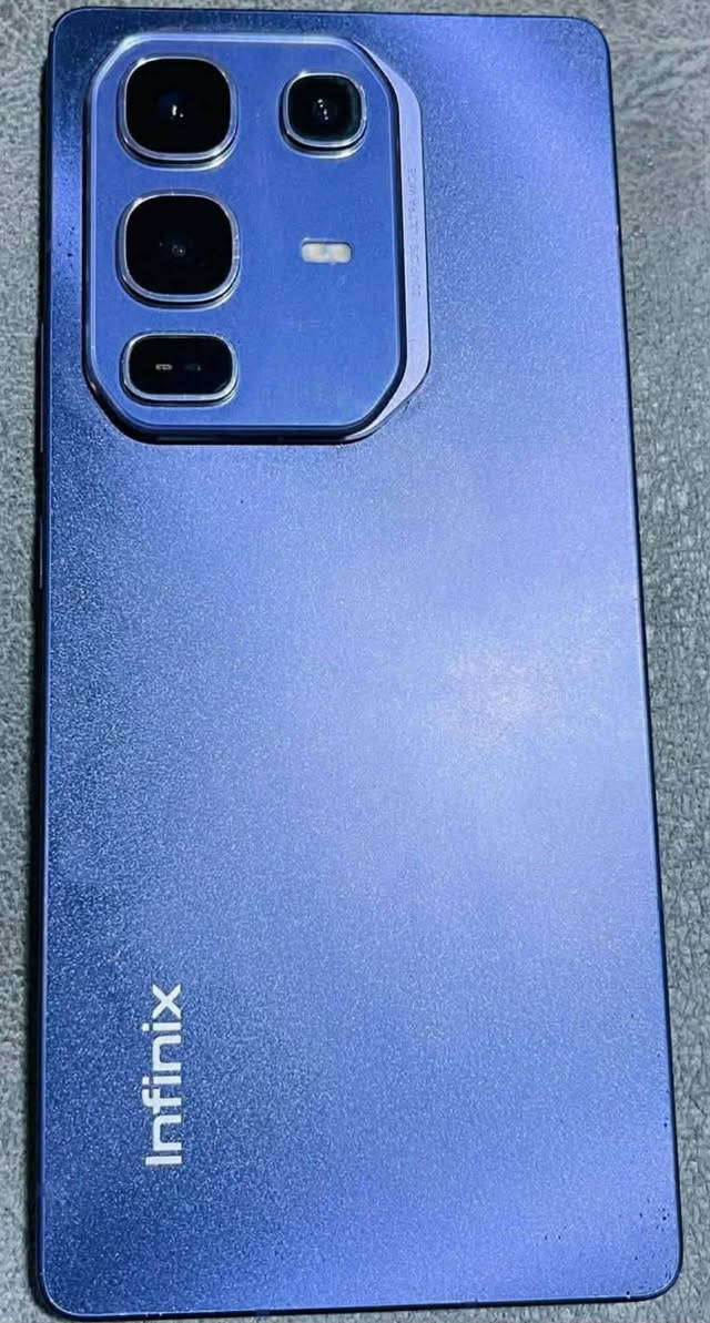 📱 للبيع موبايل Infinix Note 50 Pro
انفنكس نوت ٥٠ برو 
المواصفات:
• الذاكرة: 256GB
• الرام: 12GB+12GB
• البطارية: 5400mAh
• المعالج: Helio G100
• ضد الماء 
• الجهاز نظيف جداً واستعمال خفيف
٠ يشغل لعبة بوبجي 90 فريم 
📦 ويه الكارتون والشاحن وكامل اغراضه 

للتواصل خاص أو اتصال ***********
