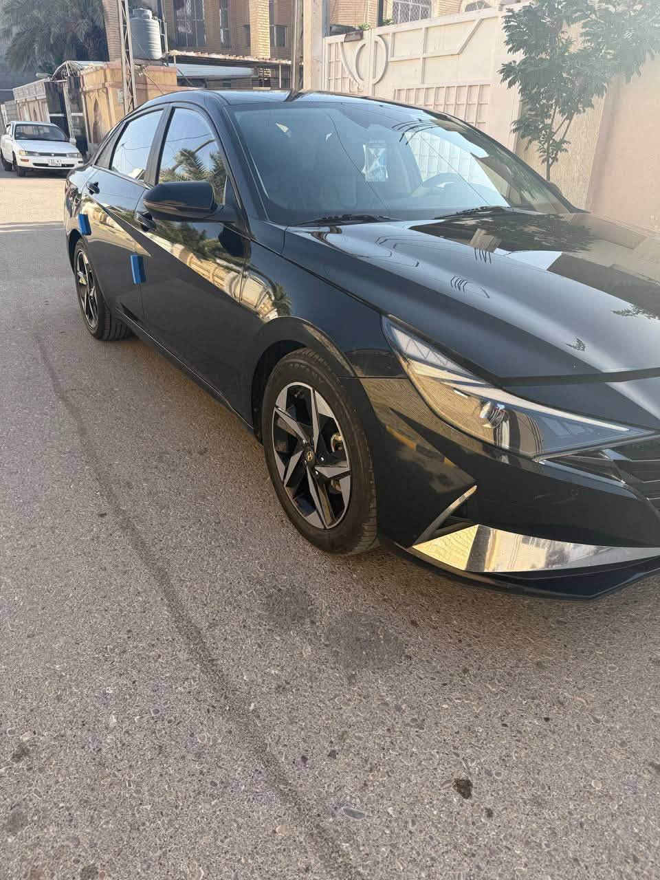 السلام عليكم بيع أو مراوس
هونداي أفانتي موديل 2021 وارد كوري مكفوله كفاله عامه ماعدا شبر بارد بل جاملغ الخلفي 

 مكينة 1600 دوش دبل نوزل 

ماشيه 60 الف قابل للزيادة 

رقم أربيل  تحويل ثاني يوم  

 اربع انضمة قيادة / نورمال / ايكو / سبورت / سمارت/ + ال S

 بصمة تشغيل 

 بصمة ابواب 

 بصمة جنطة وبيها ميزة الفتح عند الاقتراب 

 ترحيب عند الاقتراب 

 لدات بقبظات الباب 

 اشاير بالمري 

 نظام القيادة الذاتي 

 تحديد مسار 

 مانع تصادم 

 رادار امامي وخلفي وجانبي 

 تحكمات ستيرن 

 الكشنات الامامية تدفئة وتبريد

 تبريد وتدفئة منفصل 

 ويل 17 الرياضي 

 شاشة جبيرة متصلة والسونار موجود بالمنشور 

السعر /130
***********والرقم بي واتساب 

المكان / واسط
