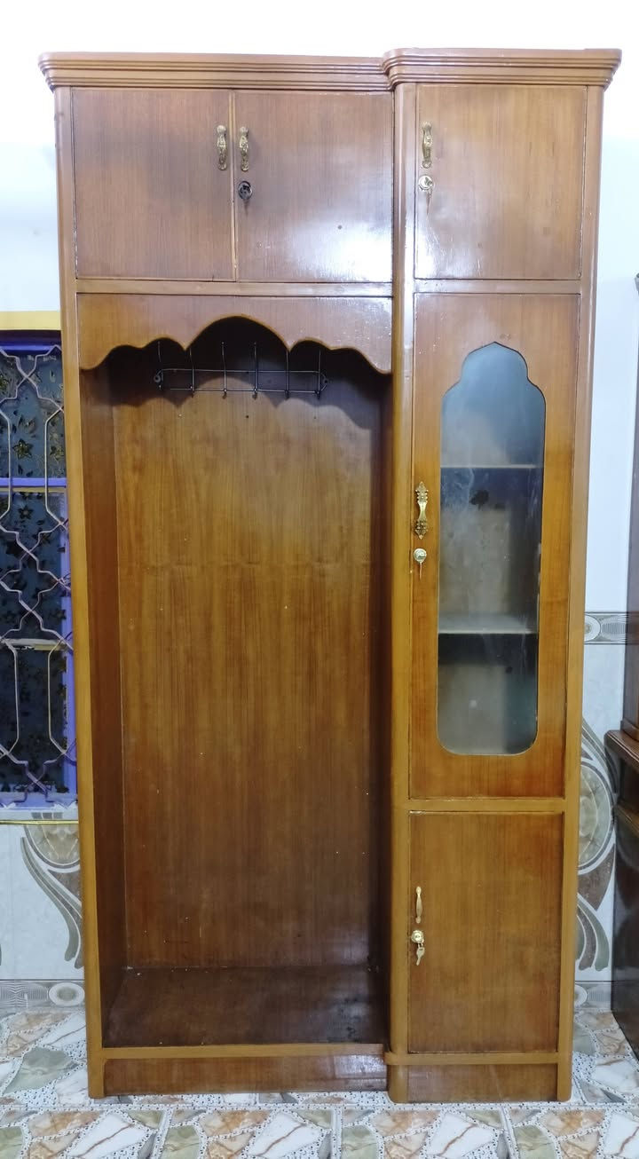 ‏
‏‪***********‬‏ سعر 435 بيه مجال مكان نجف
غرفه صاج عراقي طابقين 6 باب شرط تزكام درجه والى خشب ثقيل شرط نضافه مسكميهه مليونين ونص
