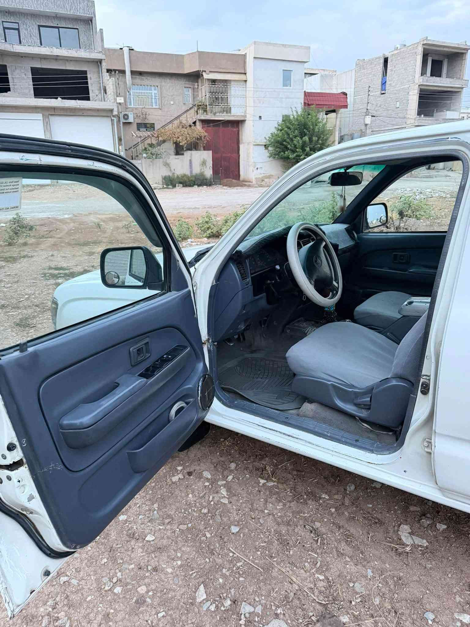 هايلوكس دبل قمرة • موديل ٢٠٠٠ • فول مواصفات