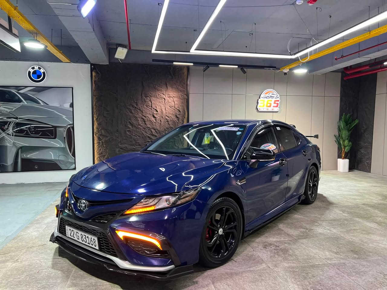 Kamry 2023 xse 
4سلندر
شاشة كبيرة 
نظام car play
206حصان 
مقاعد جلد 
كشنات هيتر 
تشغيل بالبصمة 
كاميرة خلفية 
حساسات امامية خلفية جانبي 
رادار امامي 
مثبت سرعة 
حادث السيارة 4 قطع 
بدون ايرباك 
بجم كبس
السيارة عليها كت كامل trd 
السيارة ماشية 42مايل 
مكان السيارة اربيل 
 للمعرفة تفاصيل السيارة اكثر 
اتصال واتساب ***********
