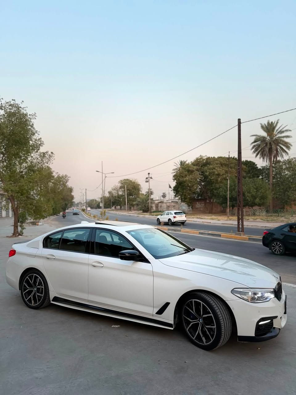 سلام عليكم
Bmw 540 v6 Twin Turbo  .. M-package
سنة الصنع 2019

حادث فقط دعامية وبنيد مبدل بلادي نفس اللون بدون قطرة صبغ السيارة ….

المواصفات 

فتحة سقف

كامرات عدد 4

رادار امامي خلفي جانبي

 داخل جلد 

تدفئة تبريد مقاعد 

ستيرن تدفئة 

ماشية 90الف 

بدون اي نقص جديدة كلش 

كير محرك مكفول من الفتح والتبديل 

السعر 24,800 وبيهة مجال 

مكان السيارة بغداد الكاظمية جكوك 

***********
